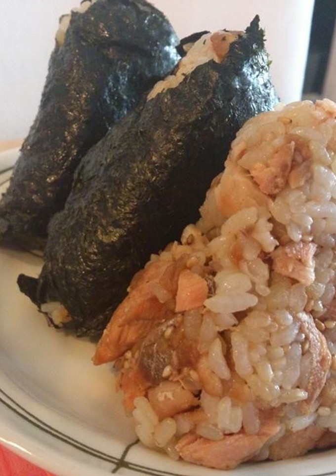 焼鮭の残りで☆てんかすと鮭のおにぎり☆-レシピのメイン写真