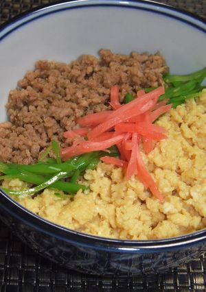 「調理のたれ」でそぼろ丼-レシピのメイン写真
