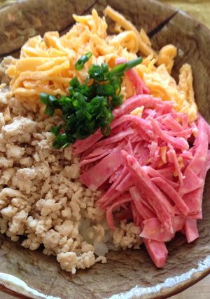 ビアソーセージの四色丼-レシピのメイン写真