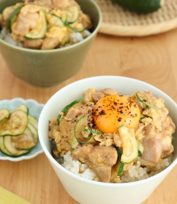 ズッキーニで楽しむ新定番!親子丼-レシピのメイン写真