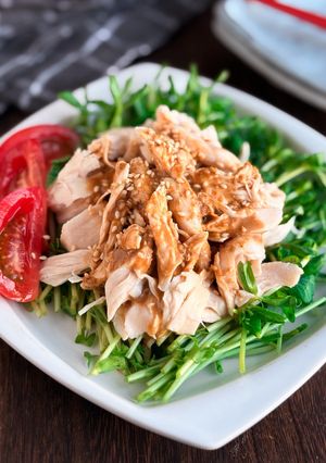 蒸し鶏と豆苗の胡麻マヨドレッシングがけ-レシピのメイン写真