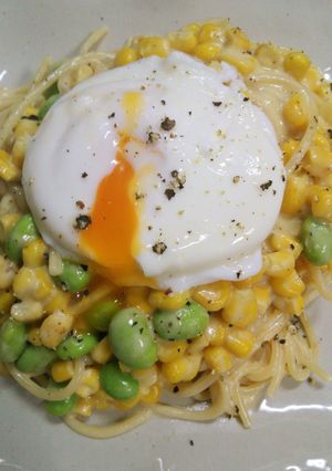 簡単、たっぷりコーンパスタの玉子のせ-レシピのメイン写真