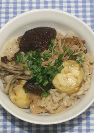 簡単☆秋味☆乾燥栗と干し茸の炊き込みご飯-レシピのメイン写真