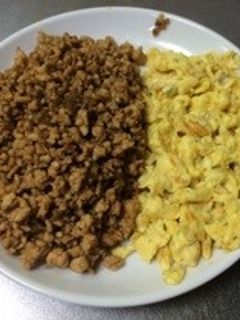 鶏そぼろとタマゴそぼろ-レシピのメイン写真