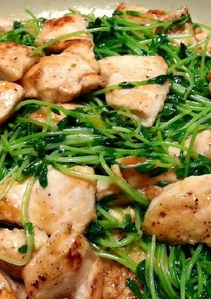 簡単！＊鶏胸肉と豆苗のガリバタしょうゆ＊-レシピのメイン写真