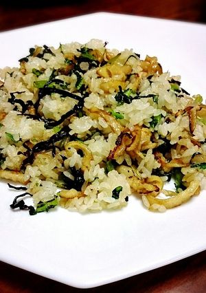 鶏皮と塩昆布のチャーハン-レシピのメイン写真