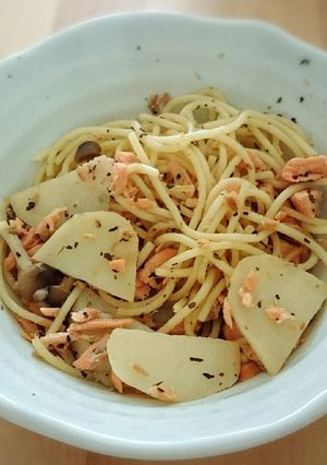 鮭ジャガしめじで秋パスタ☆ジェノベーゼ-レシピのメイン写真