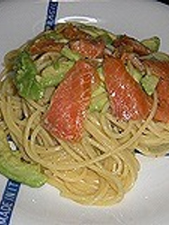 サーモンとアボカドの冷製パスタ-レシピのメイン写真