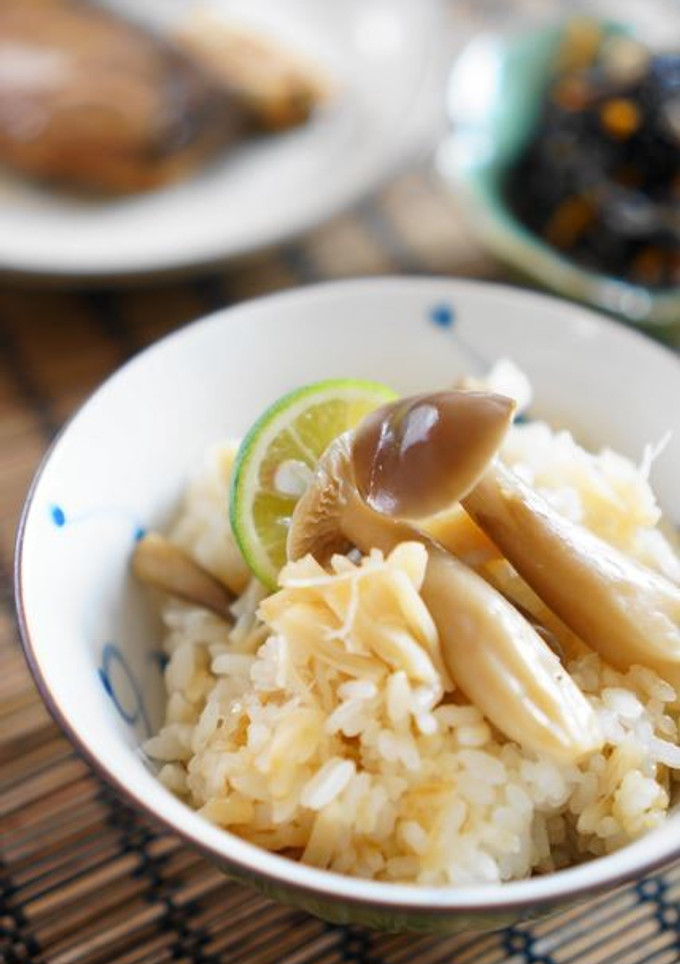 秋味満点☆しめじと帆立の炊き込みご飯-レシピのメイン写真