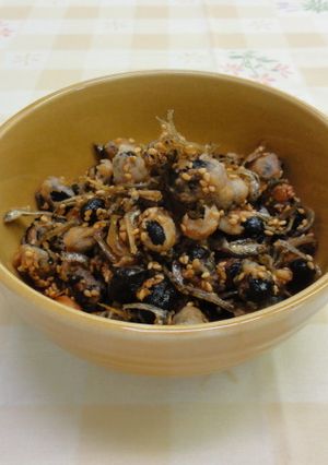 黒豆とかえりちりめんのごままぶし-レシピのメイン写真
