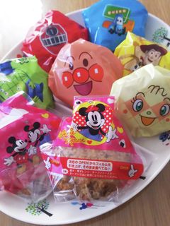 お出かけおやつ*余ったおにぎりラップ活用-レシピのメイン写真