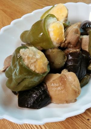 カワイイ卵詰めピーマン☆ナスと鶏もも煮-レシピのメイン写真