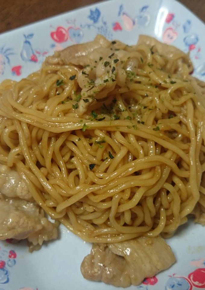 日清焼そばにたこ焼きソースで夜店風に-レシピのメイン写真