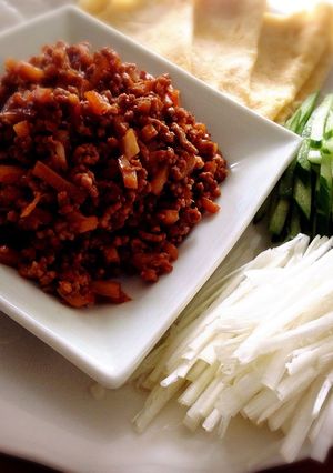 中華風肉味噌のクレープ包み-レシピのメイン写真