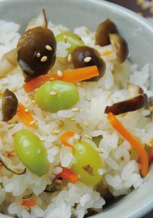 土鍋で炊飯☆キノコと銀杏の炊込みご飯-レシピのメイン写真