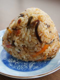トマト・ツナ・塩昆布の炊き込みご飯-レシピのメイン写真