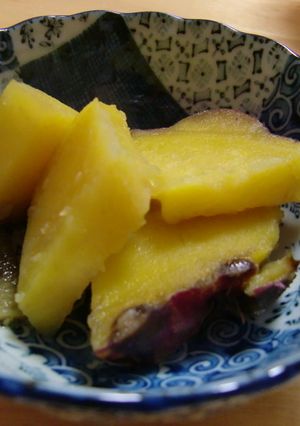 材料２つ　圧力鍋でさつまいものレモン煮-レシピのメイン写真