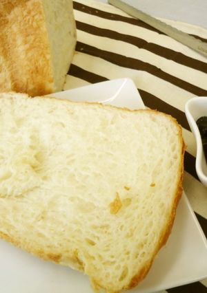 HBで。クリームチーズ入り食パン-レシピのメイン写真