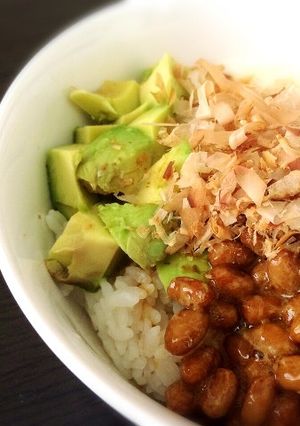 ランチに♪アボカド入りネバネバ丼-レシピのメイン写真