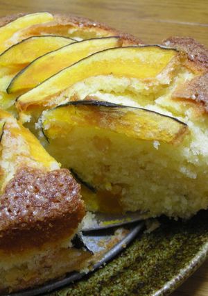 かぼちゃと松の実のふわふわケーキ-レシピのメイン写真