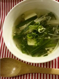 ニラ、えのき、豆腐の中華スープ-レシピのメイン写真