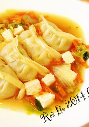 残り物で♪にんじんとレタスの餃子スープ-レシピのメイン写真