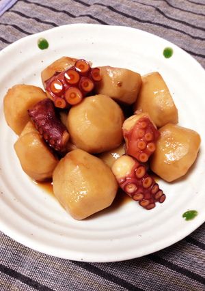 母の味♡柔らか味しみしみ里芋とタコの煮物-レシピのメイン写真