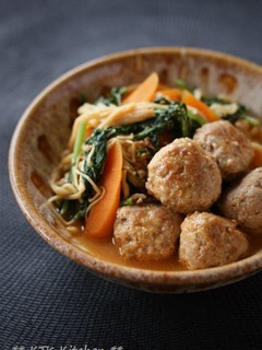 肉団子と春菊、えのきのピリ辛味噌煮-レシピのメイン写真