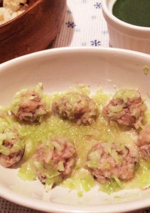 離乳食後期☆ほかほかキャベツ肉団子-レシピのメイン写真