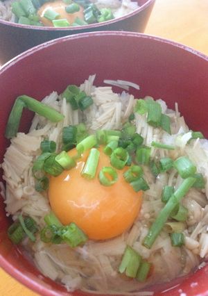 朝の一膳！榎茸の卵かけご飯-レシピのメイン写真