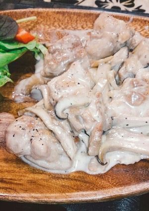 フライパン１つ！鶏肉ときのこのクリーム煮-レシピのメイン写真