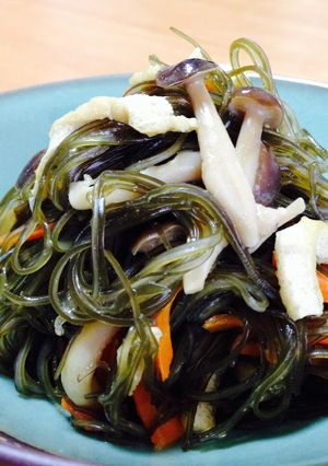 土鍋で作る★切り昆布としめじの煮物-レシピのメイン写真
