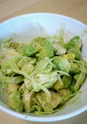 コンビニ食で時短！アボカドチキンサラダ-レシピのメイン写真