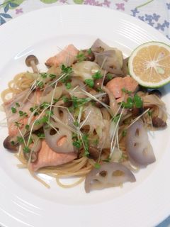 ♪秋鮭とレンコンの柚子胡椒パスタ♪-レシピのメイン写真