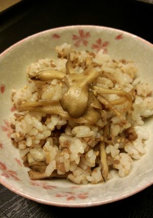 簡単に♪舞茸と挽き肉の混ぜご飯＊御一人様-レシピのメイン写真