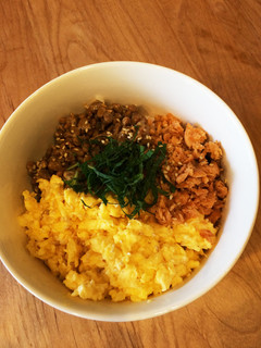 鮭フレークで簡単三色丼!-レシピのメイン写真