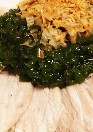 簡単＆ヘルシー♡鶏むね肉のめかぶソース-レシピのメイン写真