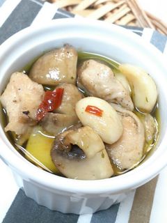 簡単♪マッシュルームと鶏肉のアヒージョ☆-レシピのメイン写真