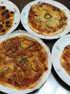 基本の完熟トマトソースで手作りピザ-レシピのメイン写真