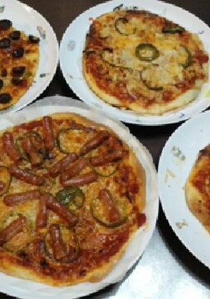 基本の完熟トマトソースで手作りピザ-レシピのメイン写真