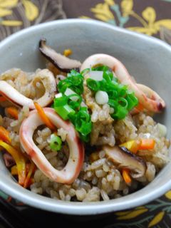 土鍋で炊飯☆イカ墨炊込みご飯-レシピのメイン写真