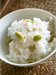 ふんわり美味しい!梅と枝豆のご飯-レシピのメイン写真