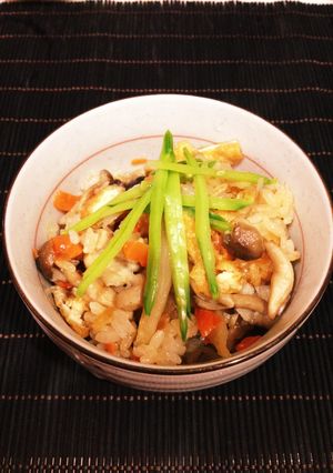 お豆腐屋さんの油揚げで炊き込みご飯-レシピのメイン写真