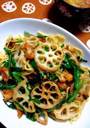 鶏皮とニラと蓮根の焼きそば☆-レシピのメイン写真