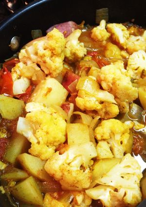 インド直送☆カリフラワーとポテトの炒め物-レシピのメイン写真