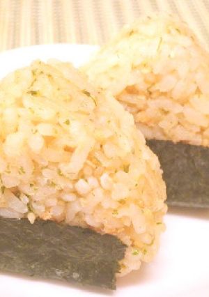 鮭フレークと青海苔のお握り-レシピのメイン写真