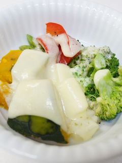 とろけるチーズの温野菜サラダ-レシピのメイン写真