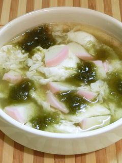 とろろ昆布とかまぼこのスープ-レシピのメイン写真