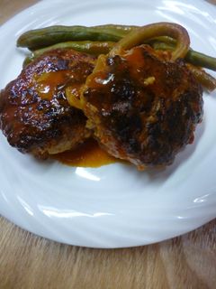 クッキングトマトソースで・煮込ハンバーグ-レシピのメイン写真