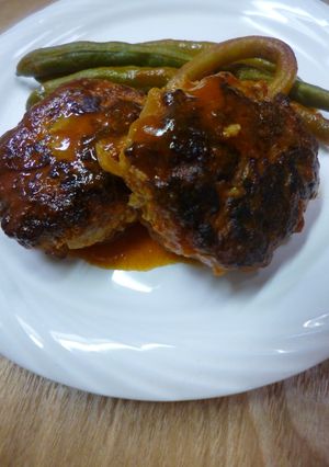 クッキングトマトソースで・煮込ハンバーグ-レシピのメイン写真